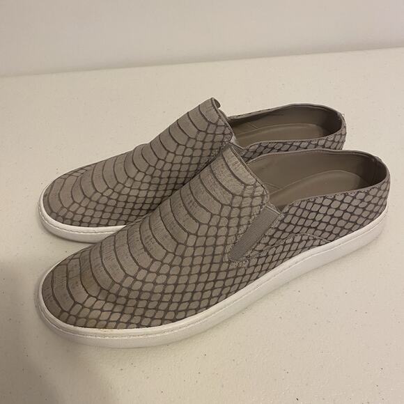 Women 8.5M Vince Preston Snake Embossed Leather Grey Platform Sneakers Slip-On - Picture 7 of 10